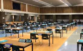  dESKs LIneD Up foR CONferenCES