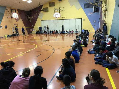 explaining badminton 